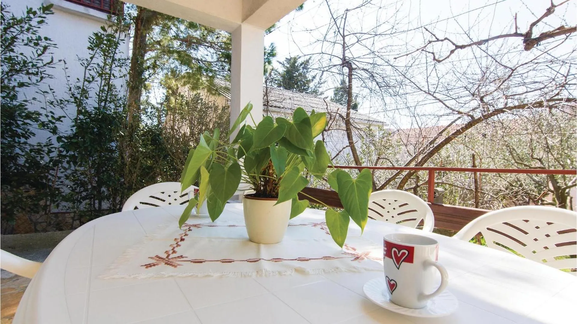 Lovely Apartment In Rovanjska With Kitchen