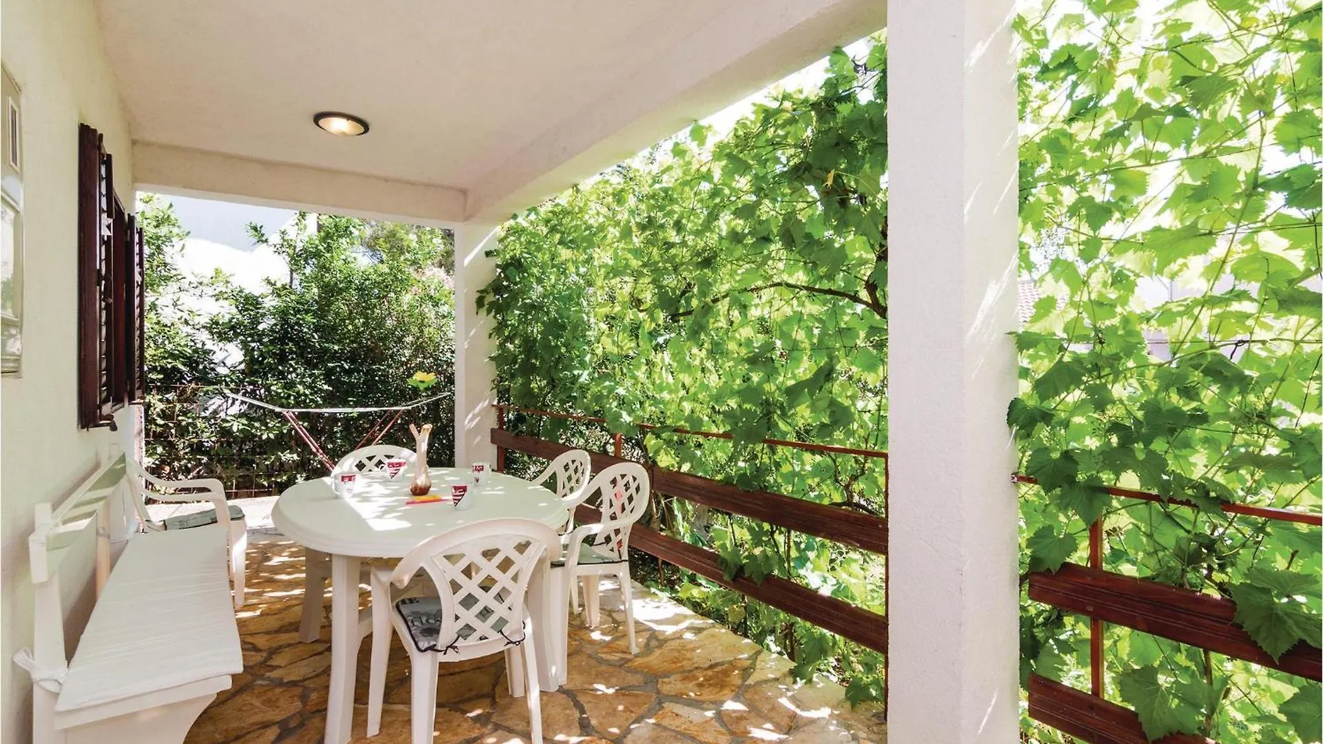 Lovely Apartment In Rovanjska With Kitchen