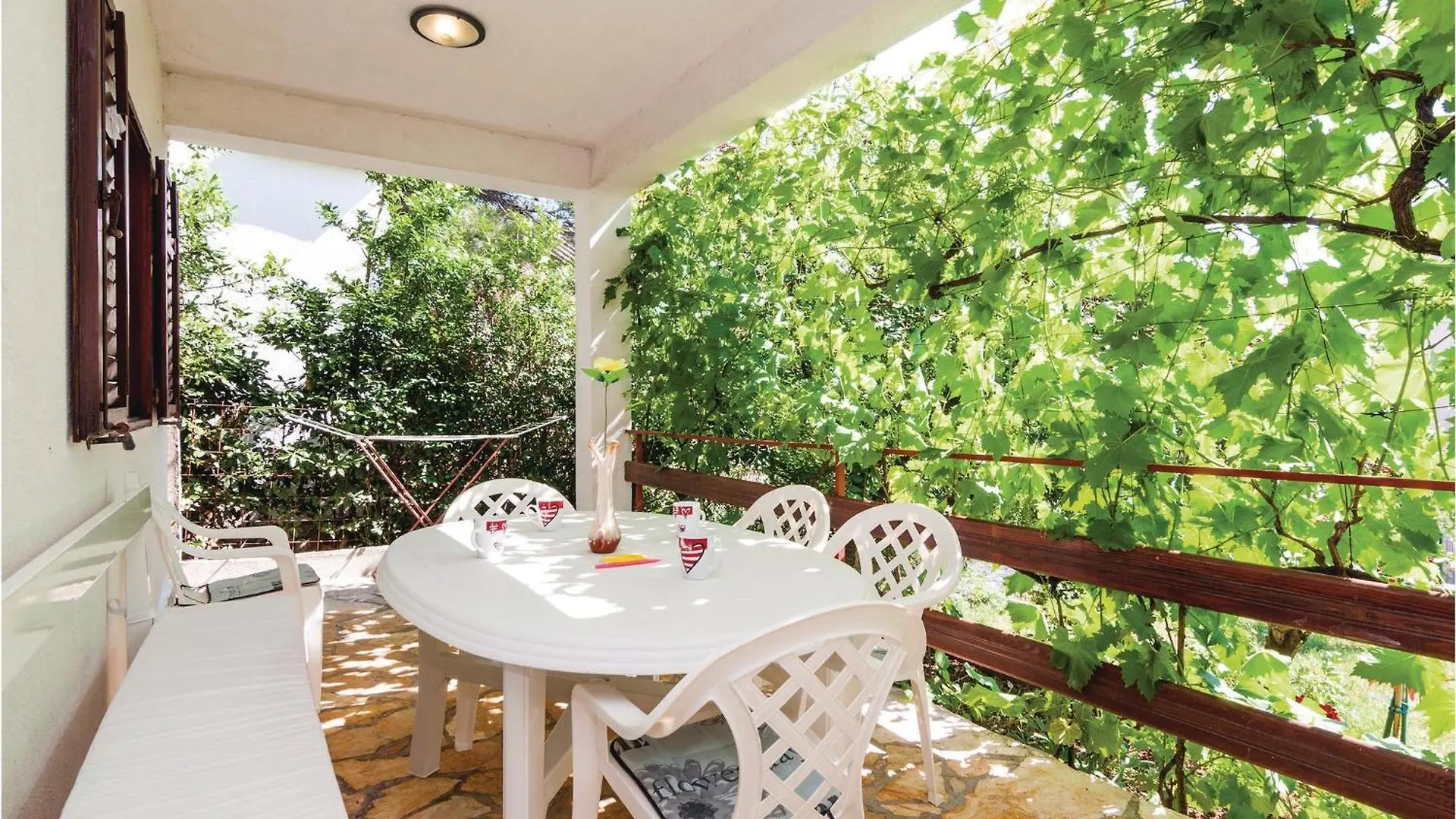 Lovely Apartment In Rovanjska With Kitchen